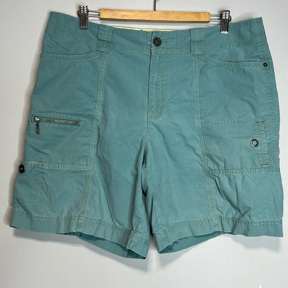 Eddie Bauer Mercer Fit Ripstop Cargo Shorts, size 16 EUC light teal